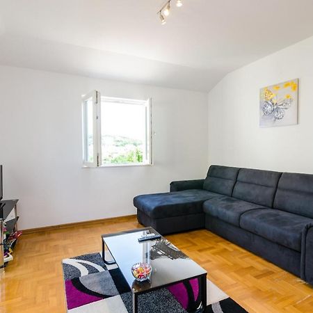 Ana Apartment ツァヴタット エクステリア 写真