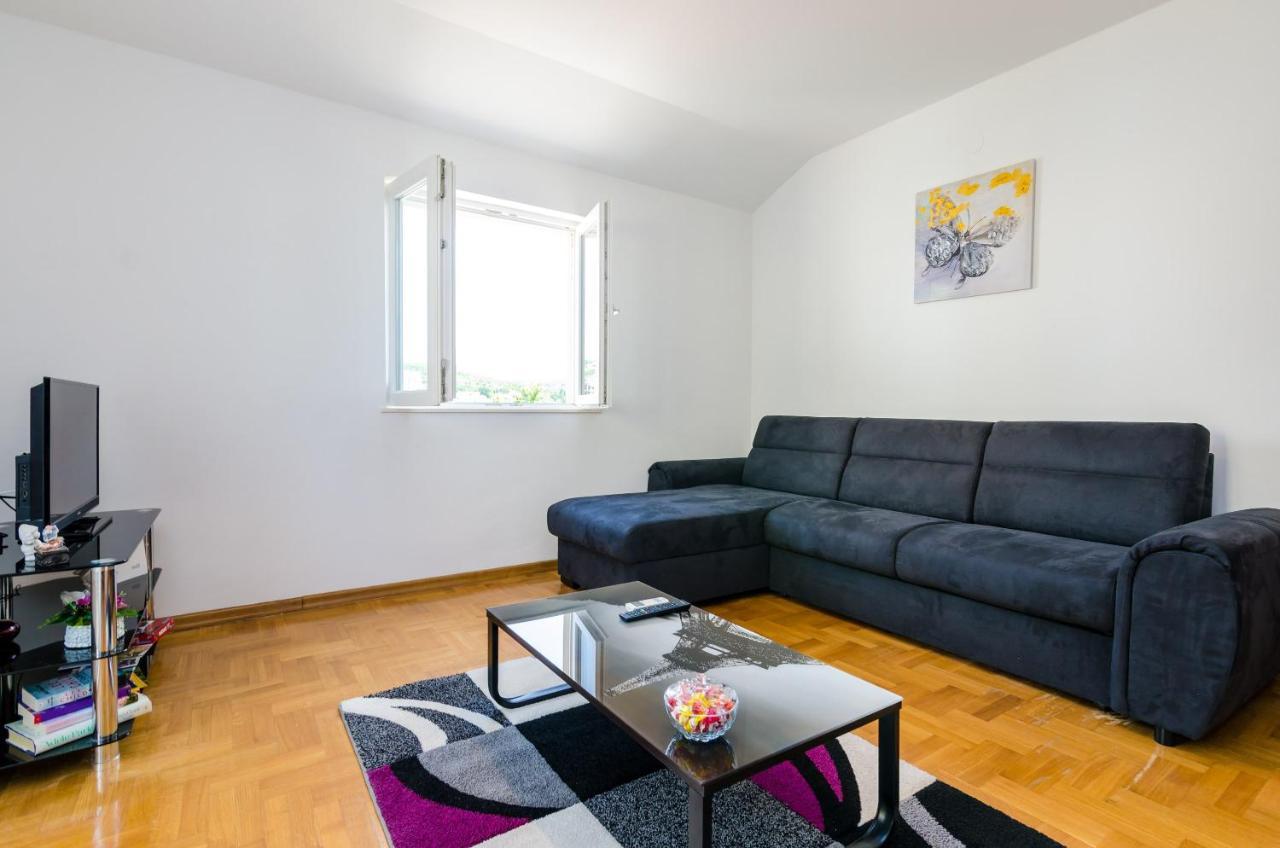 Ana Apartment ツァヴタット エクステリア 写真